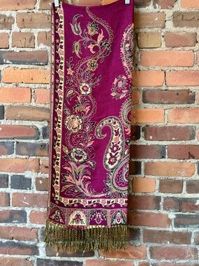NWOT Magenta Paisley Pashmina & Silk Shawl with Gold Green Fringe. 72”x 28”.